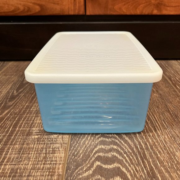 Tupperware Fridgesmart Medium Blue Vented Container - Picture 6 of 12